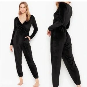 Victoria's Secret Black Women's velour jumpsuit joggers medium NWT